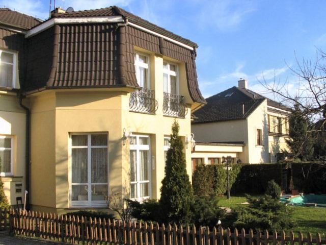 Villa Olivia Prag Exterior foto